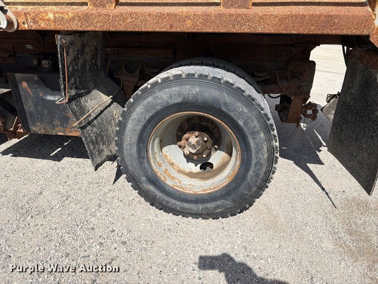 image for item EO8766 2011 International WorkStar 7400 dump truck