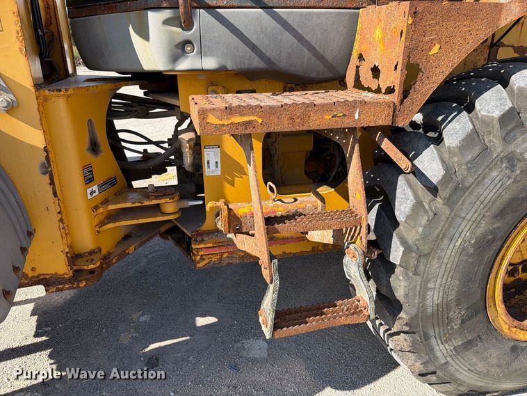 image for item EO8767 2010 John Deere 544K wheel loader