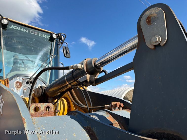 image for item EO8767 2010 John Deere 544K wheel loader