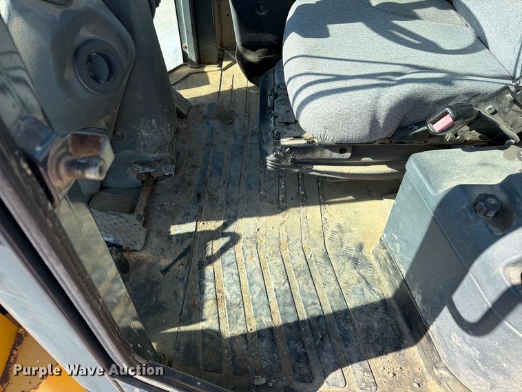 image for item EO8767 2010 John Deere 544K wheel loader