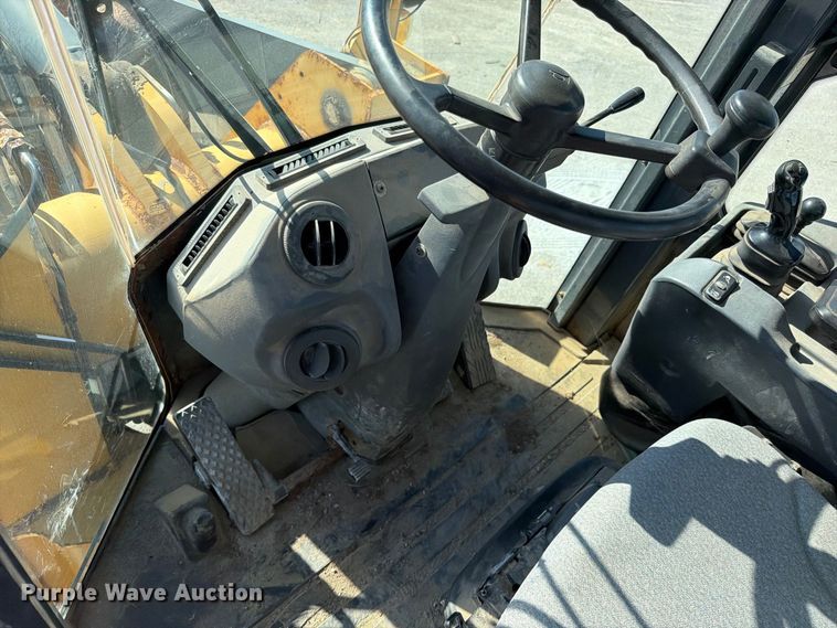 image for item EO8767 2010 John Deere 544K wheel loader