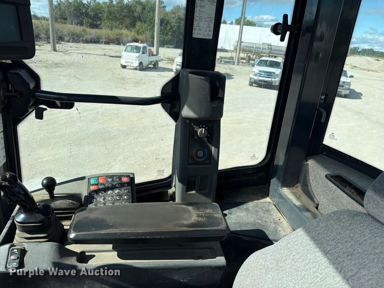 image for item EO8767 2010 John Deere 544K wheel loader