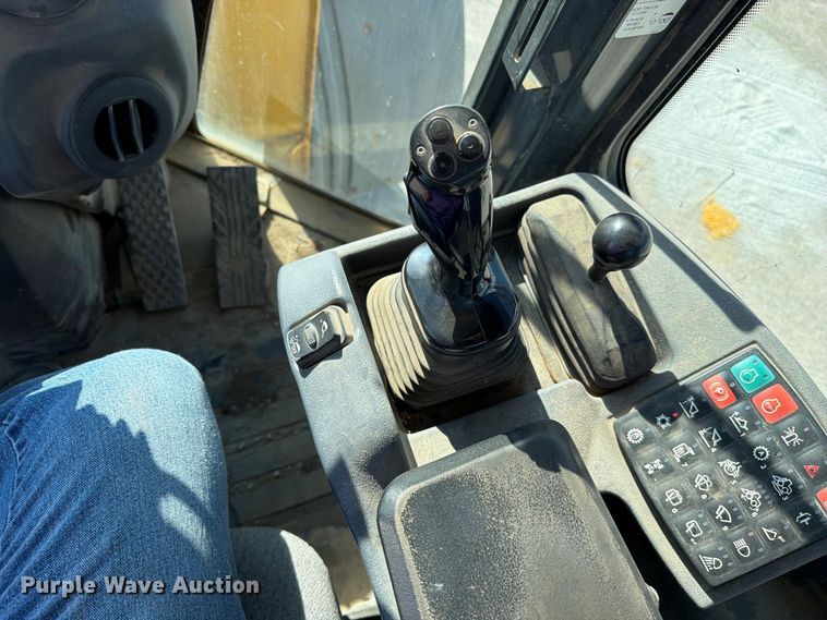 image for item EO8767 2010 John Deere 544K wheel loader