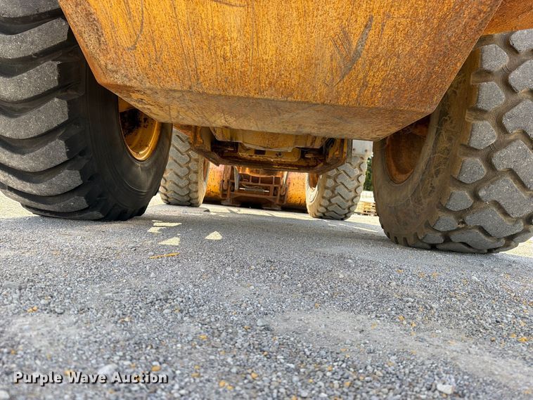 image for item EO8767 2010 John Deere 544K wheel loader