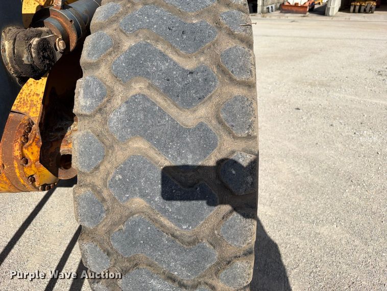 image for item EO8767 2010 John Deere 544K wheel loader