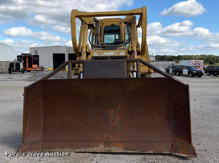 image for item EO8768 1994 Caterpillar D6H dozer