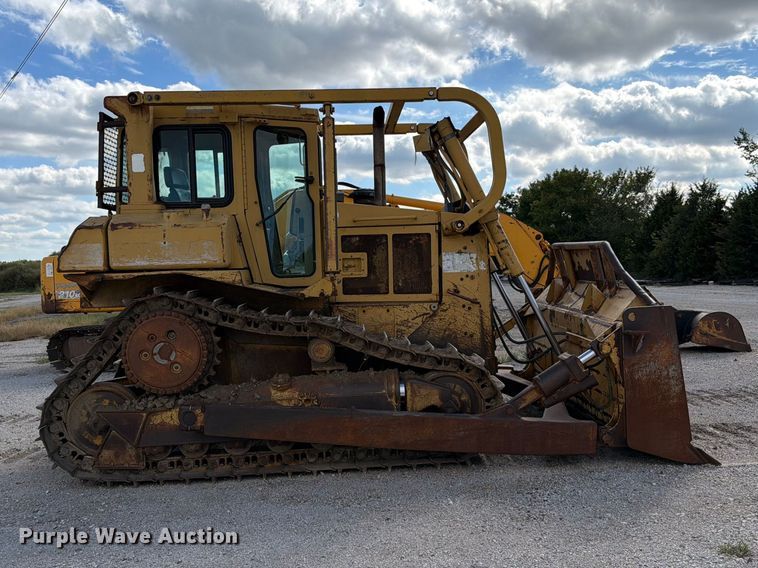 image for item EO8768 1994 Caterpillar D6H dozer
