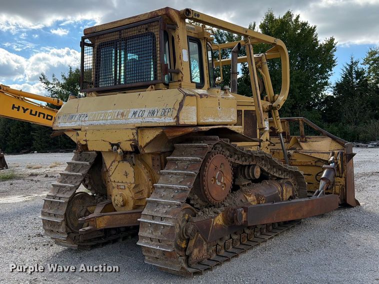 image for item EO8768 1994 Caterpillar D6H dozer