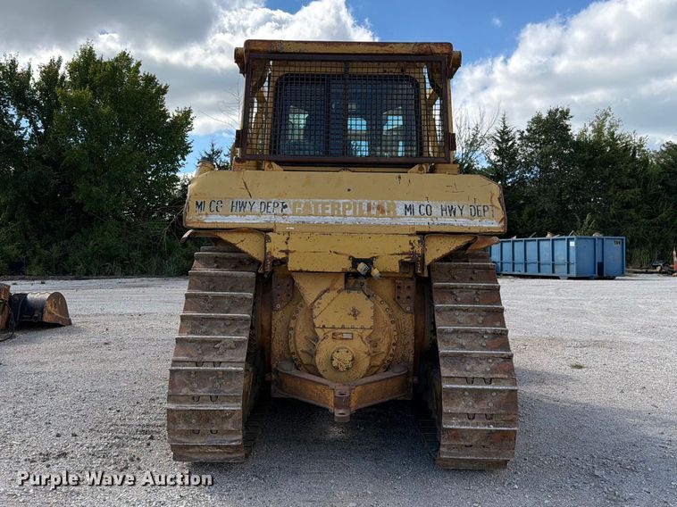 image for item EO8768 1994 Caterpillar D6H dozer