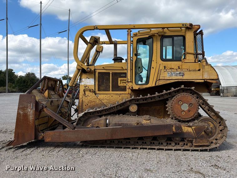 image for item EO8768 1994 Caterpillar D6H dozer