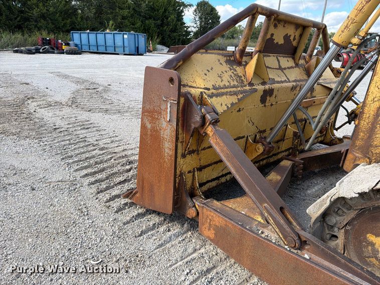 image for item EO8768 1994 Caterpillar D6H dozer