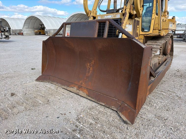 image for item EO8768 1994 Caterpillar D6H dozer