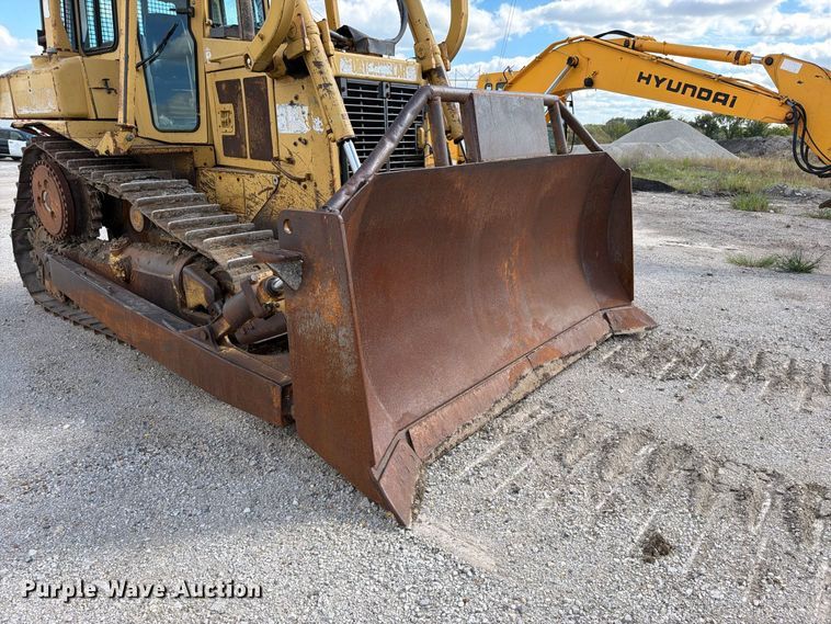 image for item EO8768 1994 Caterpillar D6H dozer