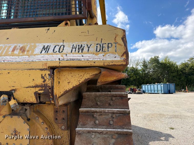 image for item EO8768 1994 Caterpillar D6H dozer