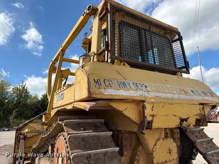 image for item EO8768 1994 Caterpillar D6H dozer