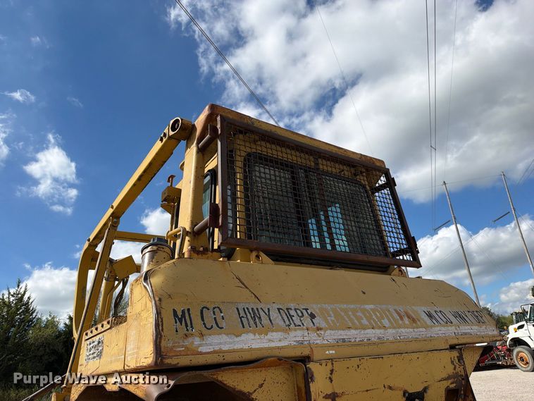 image for item EO8768 1994 Caterpillar D6H dozer