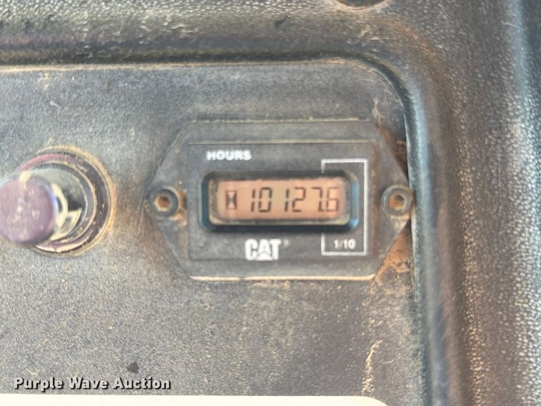 image for item EO8768 1994 Caterpillar D6H dozer