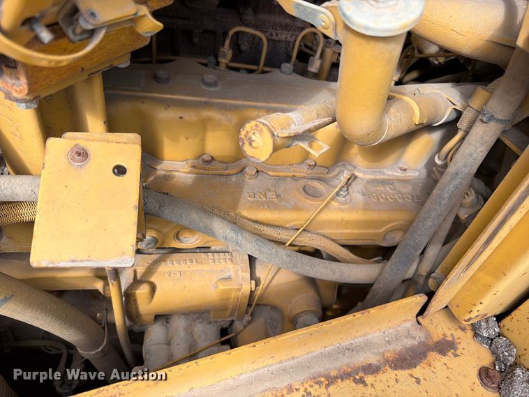 image for item EO8768 1994 Caterpillar D6H dozer