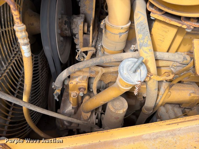 image for item EO8768 1994 Caterpillar D6H dozer