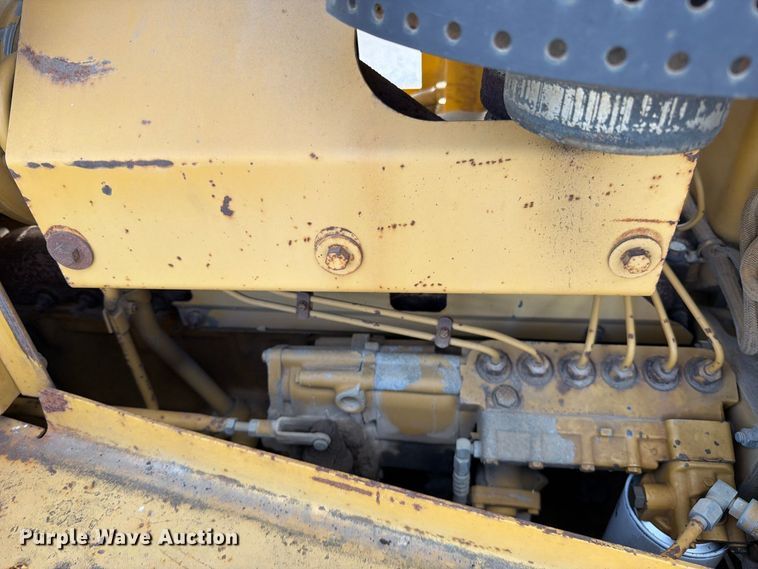 image for item EO8768 1994 Caterpillar D6H dozer