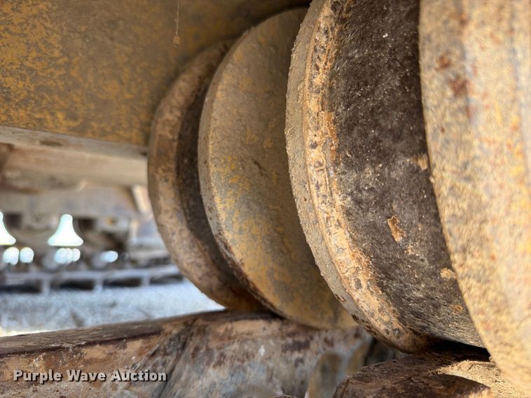 image for item EO8768 1994 Caterpillar D6H dozer