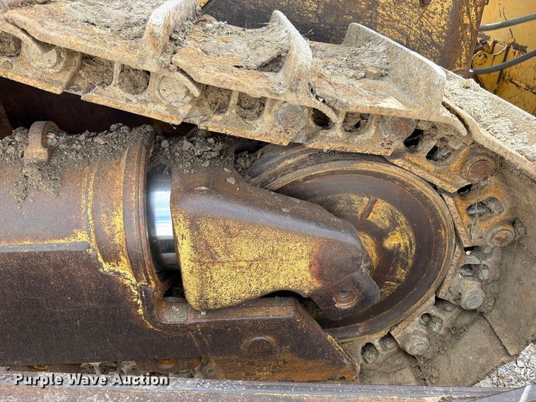 image for item EO8768 1994 Caterpillar D6H dozer