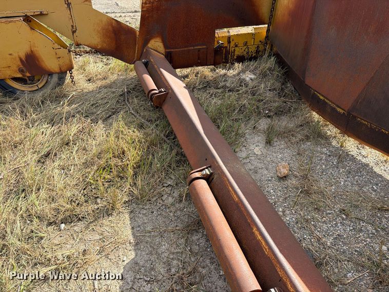image for item EO8768 1994 Caterpillar D6H dozer