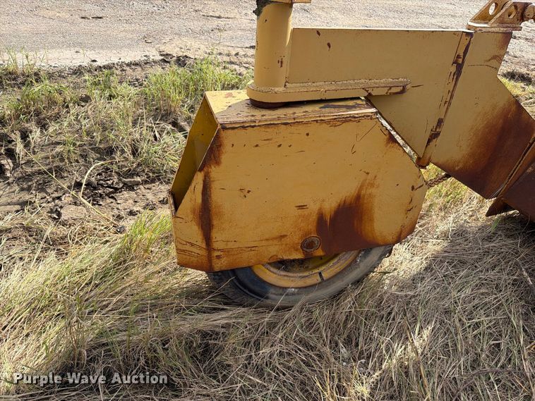 image for item EO8768 1994 Caterpillar D6H dozer