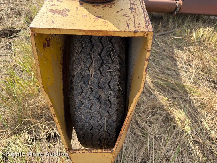 image for item EO8768 1994 Caterpillar D6H dozer