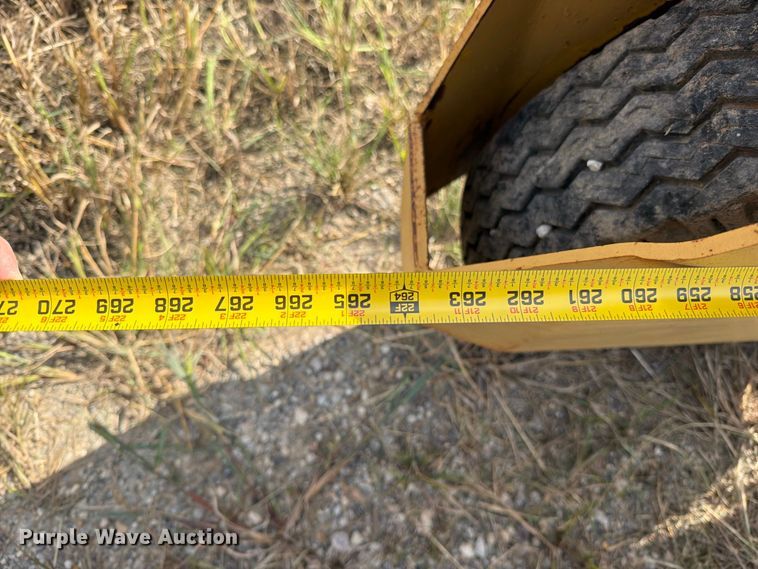 image for item EO8768 1994 Caterpillar D6H dozer