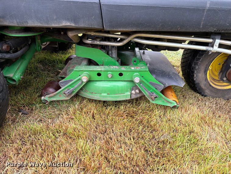 image for item EO8770 John Deere 7400A reel mower