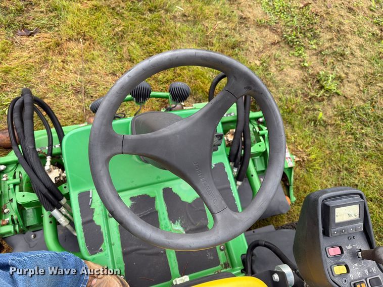 image for item EO8770 John Deere 7400A reel mower
