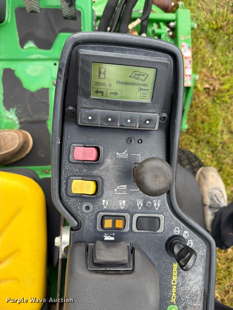 image for item EO8770 John Deere 7400A reel mower