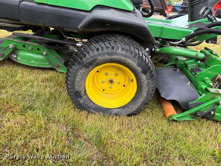 image for item EO8770 John Deere 7400A reel mower