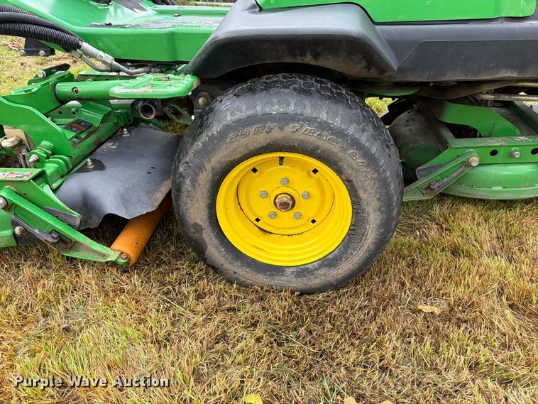 image for item EO8770 John Deere 7400A reel mower