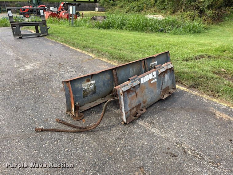 image for item EO8773 Case skid steer blade