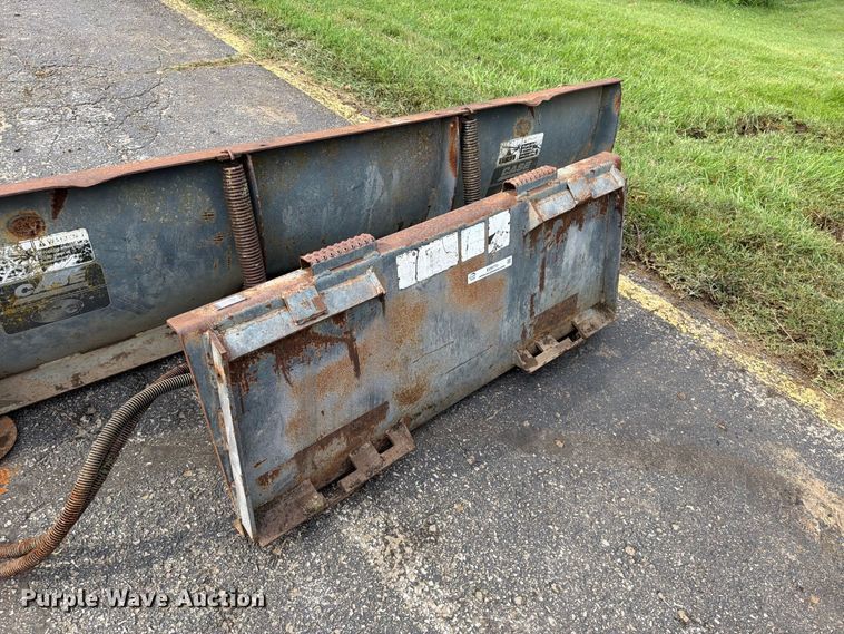 image for item EO8773 Case skid steer blade