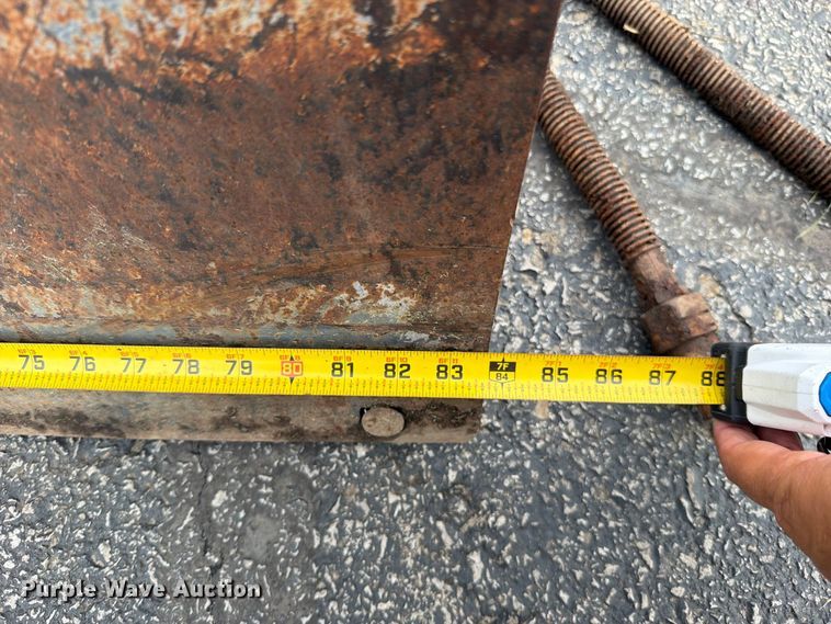image for item EO8773 Case skid steer blade