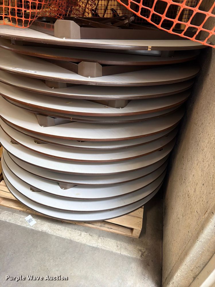 image for item EO8774 6' round tables