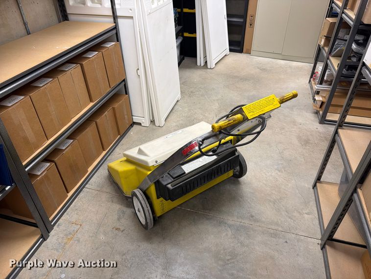 image for item EO8776 NSS Pacer-28 Industrial vacuum