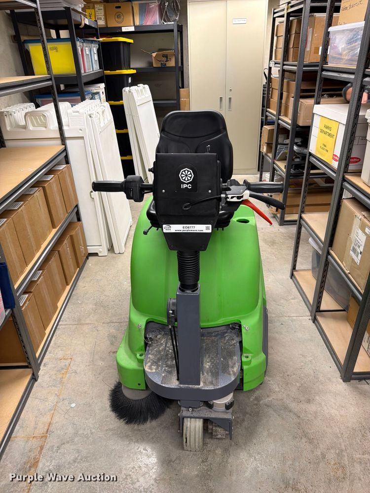 image for item EO8777 2017 IPC 512 Rider ET floor scrubber