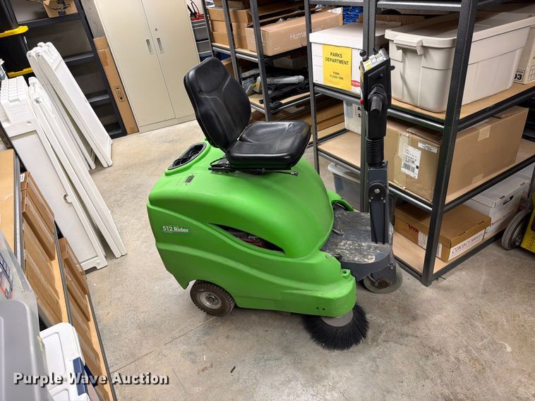image for item EO8777 2017 IPC 512 Rider ET floor scrubber