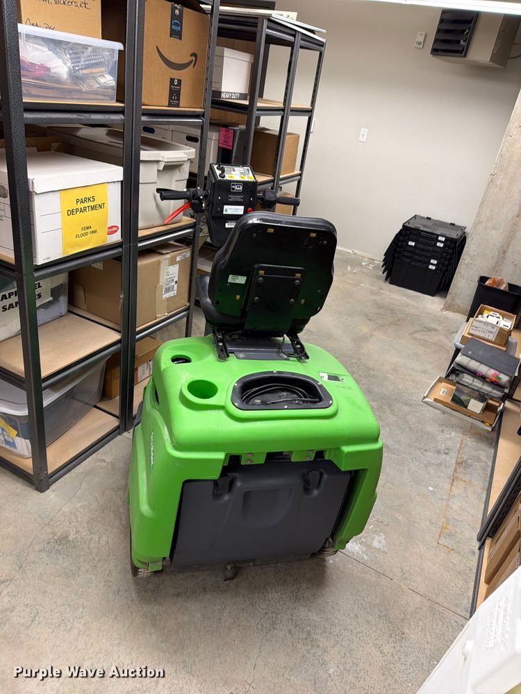 image for item EO8777 2017 IPC 512 Rider ET floor scrubber