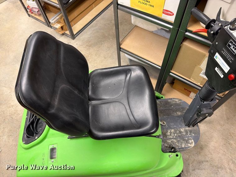 image for item EO8777 2017 IPC 512 Rider ET floor scrubber