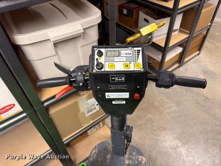 image for item EO8777 2017 IPC 512 Rider ET floor scrubber