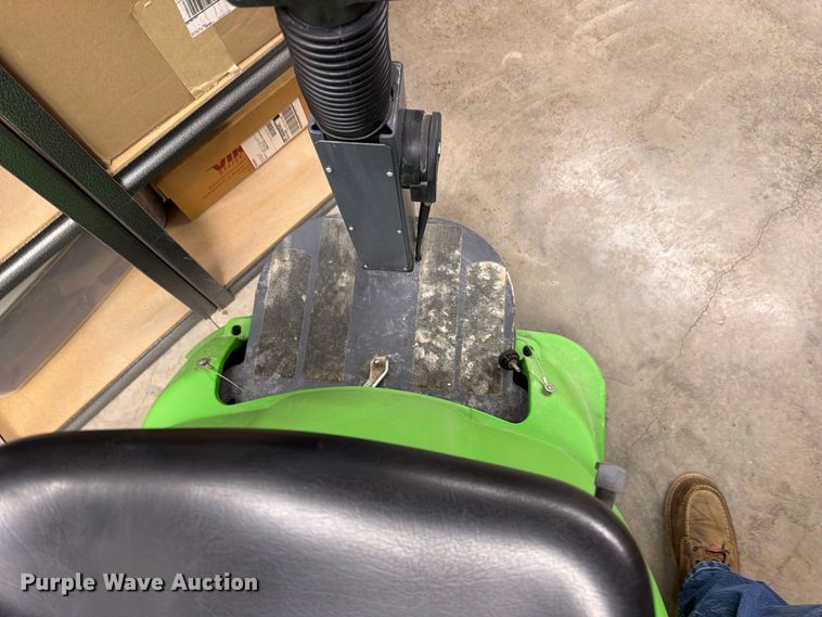 image for item EO8777 2017 IPC 512 Rider ET floor scrubber