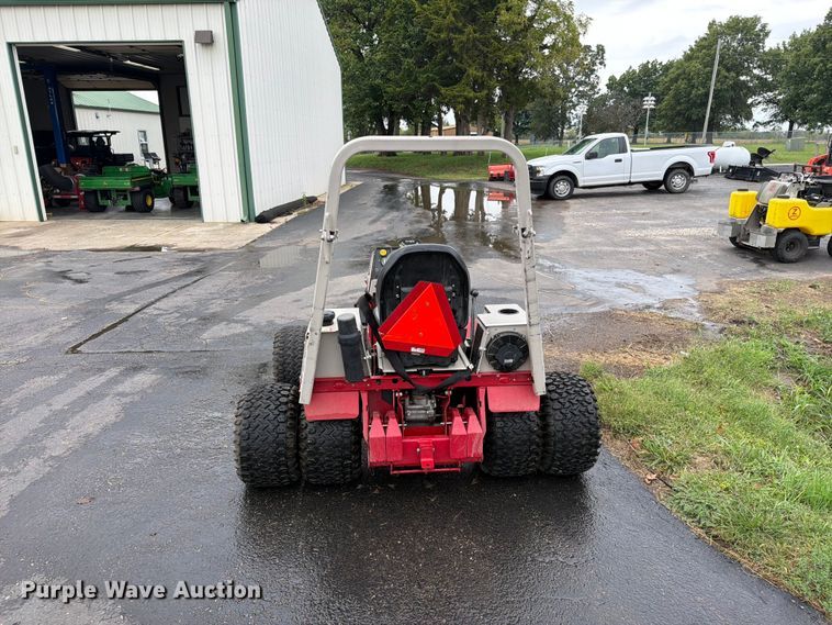 image for item EO8778 Ventrac 4500Z municipal tractor