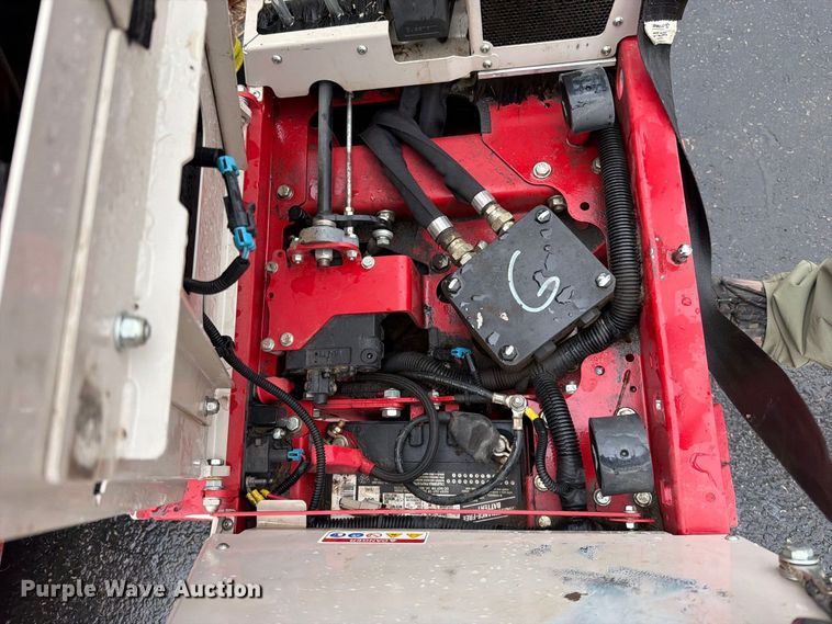 image for item EO8778 Ventrac 4500Z municipal tractor