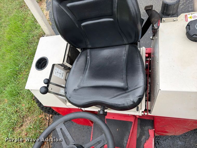 image for item EO8778 Ventrac 4500Z municipal tractor