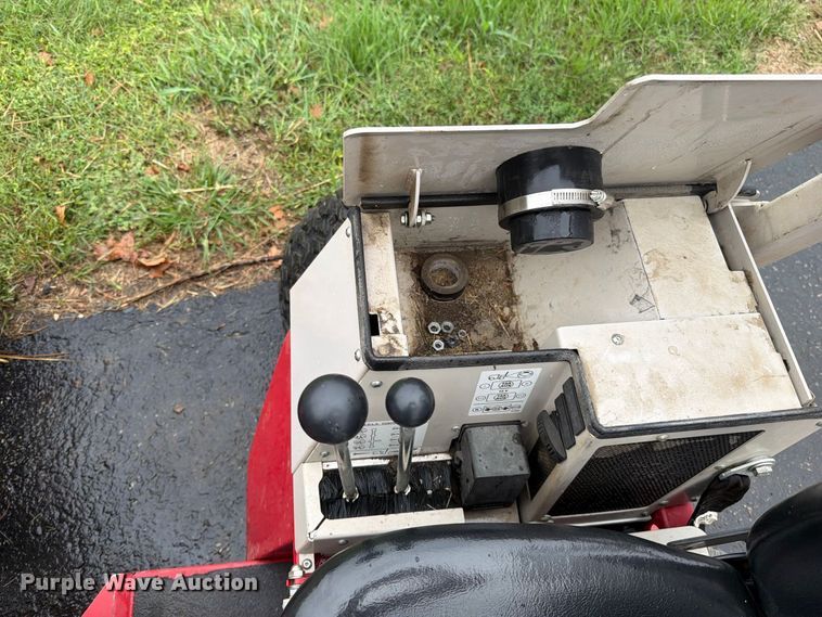 image for item EO8778 Ventrac 4500Z municipal tractor